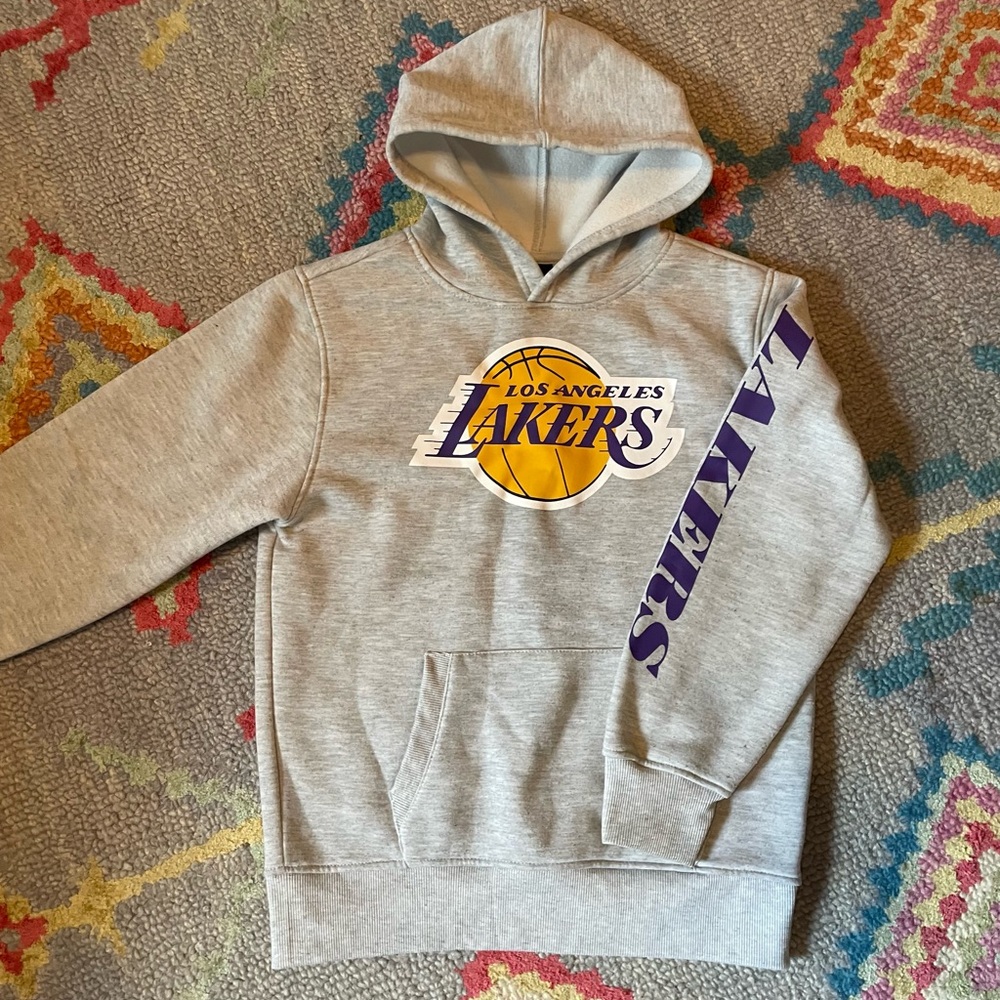LAKERS kids Hoodie size 10-12 k